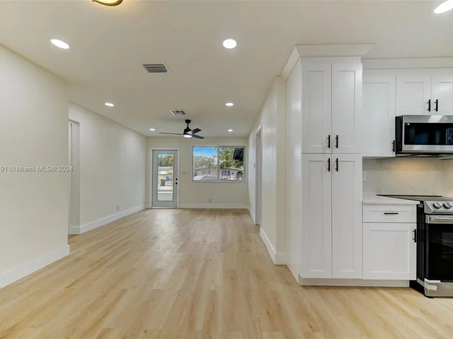 4130 NW 12th Ter, Oakland Park FL 33309