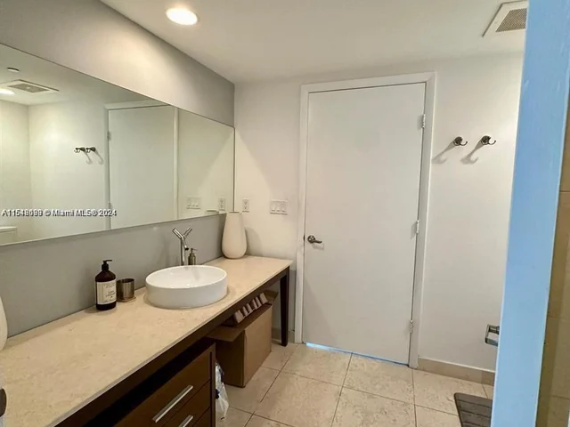 495 Brickell Ave # 520, Miami FL 33131