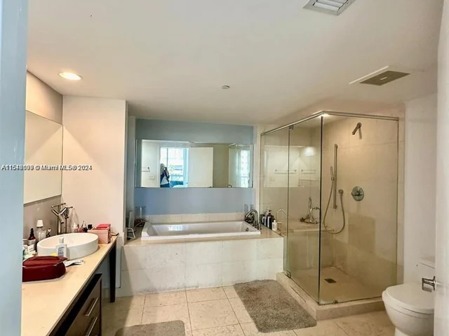 495 Brickell Ave # 520, Miami FL 33131