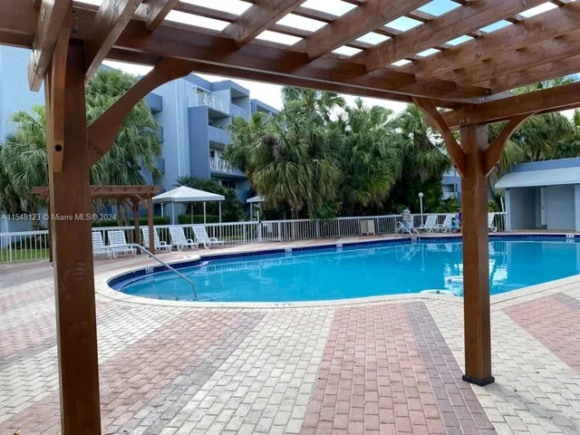 9365 Fontainebleau Blvd # E236, Miami FL 33172