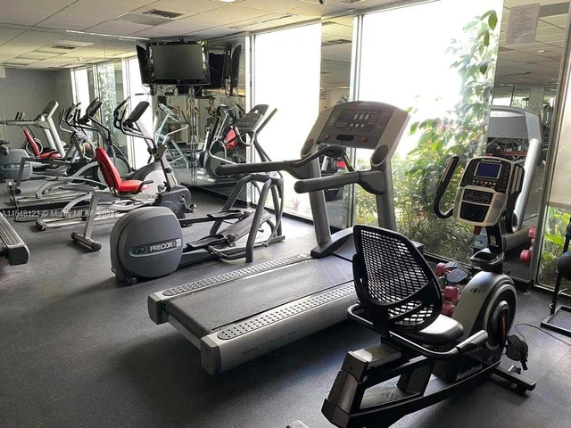 9365 Fontainebleau Blvd # E236, Miami FL 33172