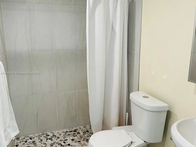 9365 Fontainebleau Blvd # E236, Miami FL 33172