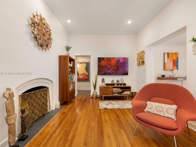 4131 El Prado Blvd, Miami FL 33133