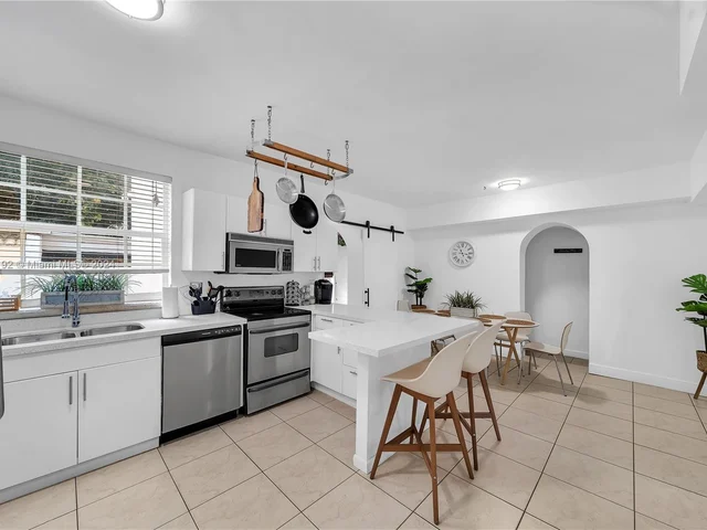 5947 NE 4th Ct, Miami FL 33137