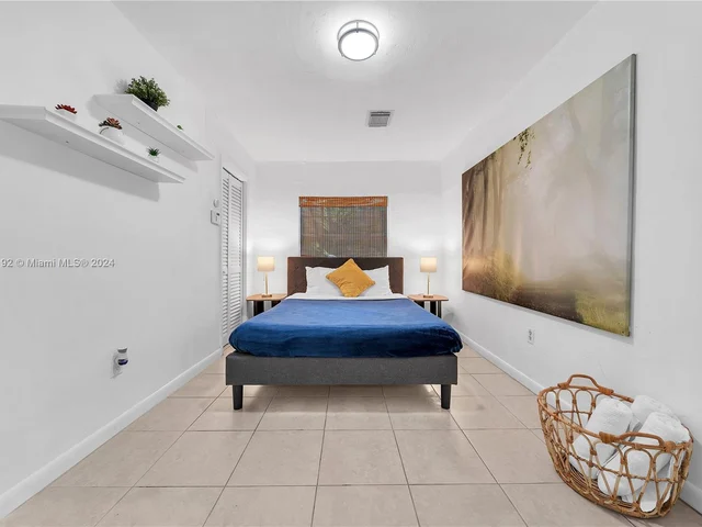 5947 NE 4th Ct, Miami FL 33137