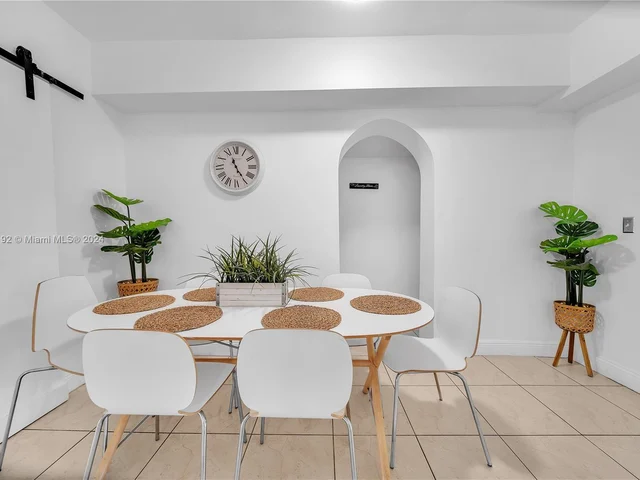 5947 NE 4th Ct, Miami FL 33137