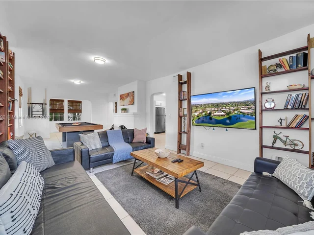 5947 NE 4th Ct, Miami FL 33137