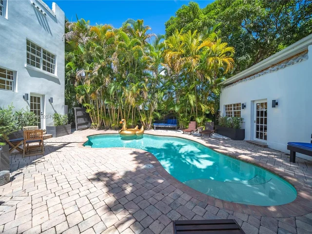 5947 NE 4th Ct, Miami FL 33137