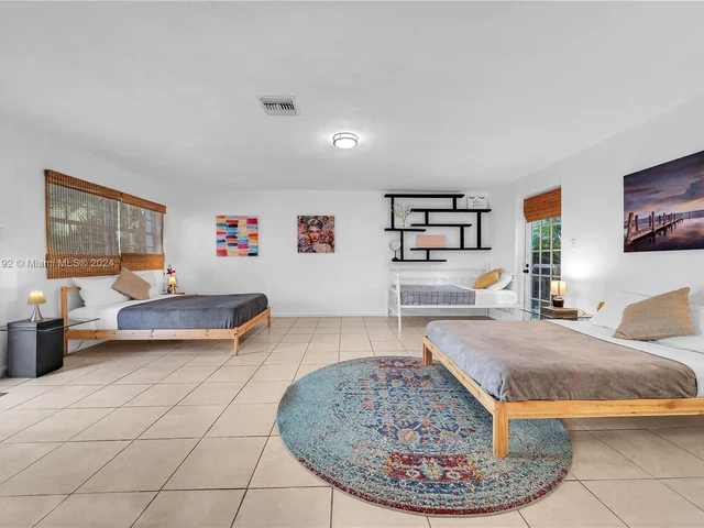 5947 NE 4th Ct, Miami FL 33137