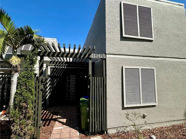 11265 NW 15th Pl, Pembroke Pines FL 33026