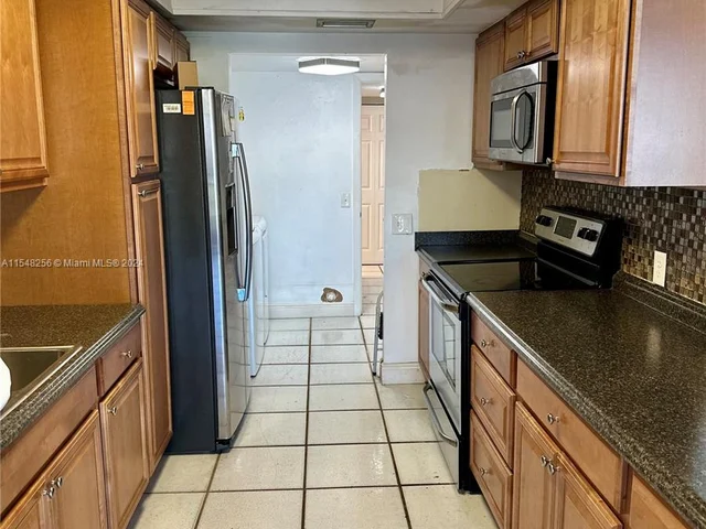 11265 NW 15th Pl, Pembroke Pines FL 33026