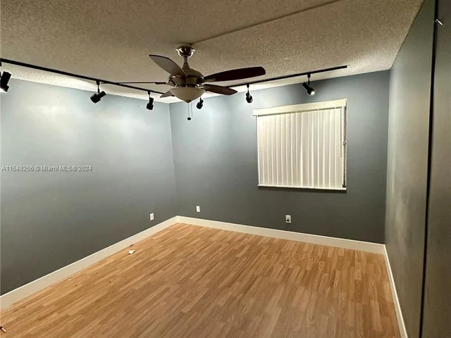 11265 NW 15th Pl, Pembroke Pines FL 33026