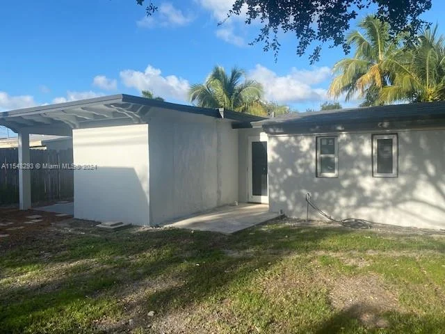 417 NW 14th Way, Fort Lauderdale FL 33311