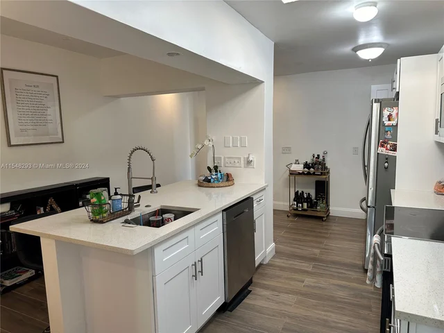 417 NW 14th Way, Fort Lauderdale FL 33311