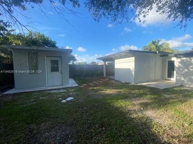 417 NW 14th Way, Fort Lauderdale FL 33311