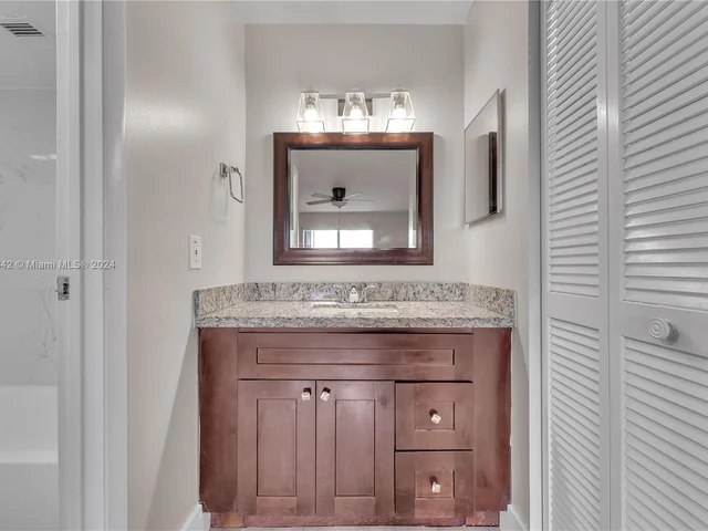 6201 N Falls Cir Dr # 303, Lauderhill FL 33319