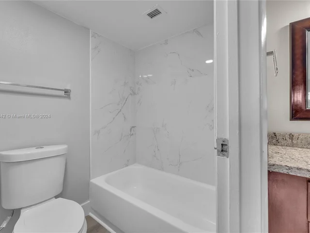 6201 N Falls Cir Dr # 303, Lauderhill FL 33319