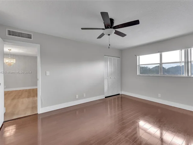 6201 N Falls Cir Dr # 303, Lauderhill FL 33319