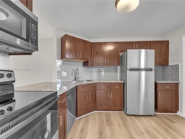 6201 N Falls Cir Dr # 303, Lauderhill FL 33319