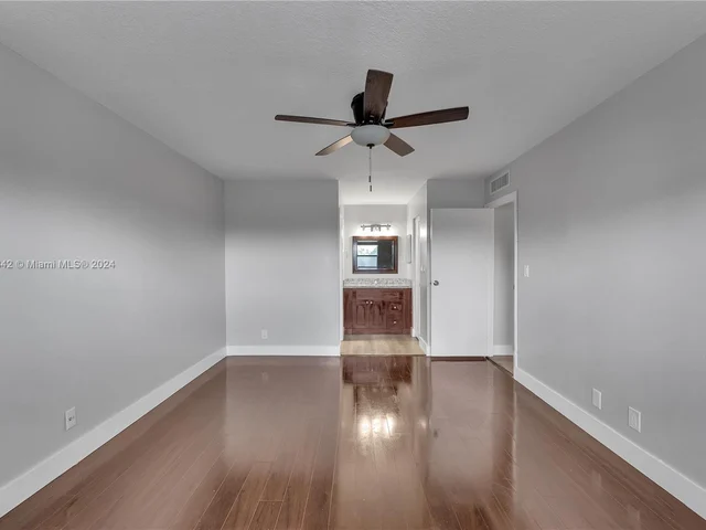 6201 N Falls Cir Dr # 303, Lauderhill FL 33319