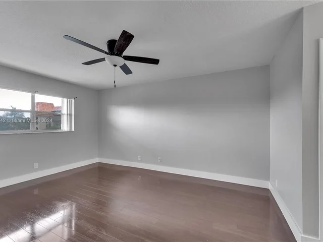 6201 N Falls Cir Dr # 303, Lauderhill FL 33319