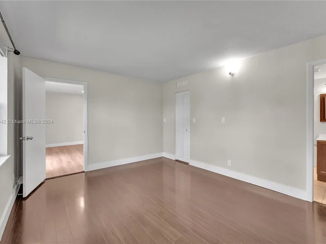 6201 N Falls Cir Dr # 303, Lauderhill FL 33319