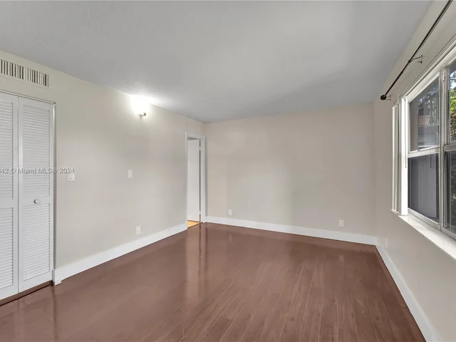 6201 N Falls Cir Dr # 303, Lauderhill FL 33319