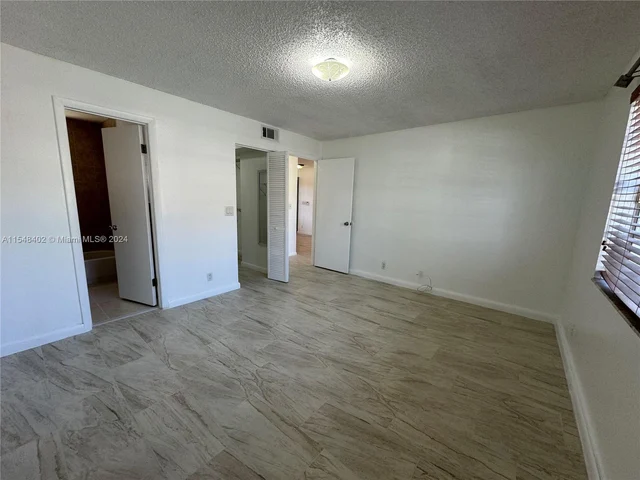 8630 SW 3rd St # 101, Pembroke Pines FL 33025