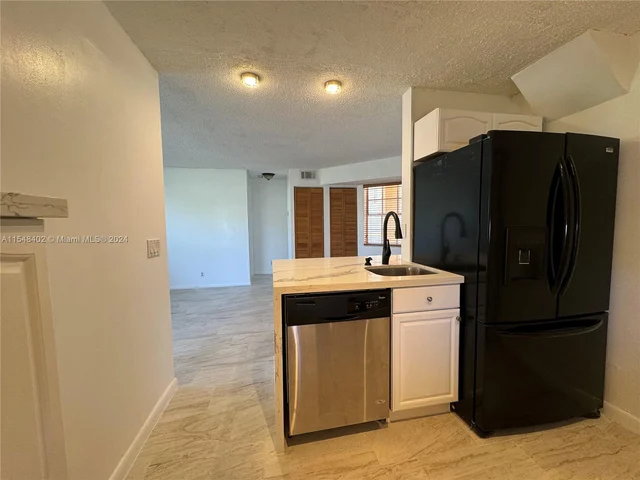 8630 SW 3rd St # 101, Pembroke Pines FL 33025