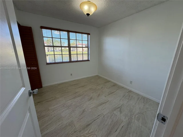 8630 SW 3rd St # 101, Pembroke Pines FL 33025