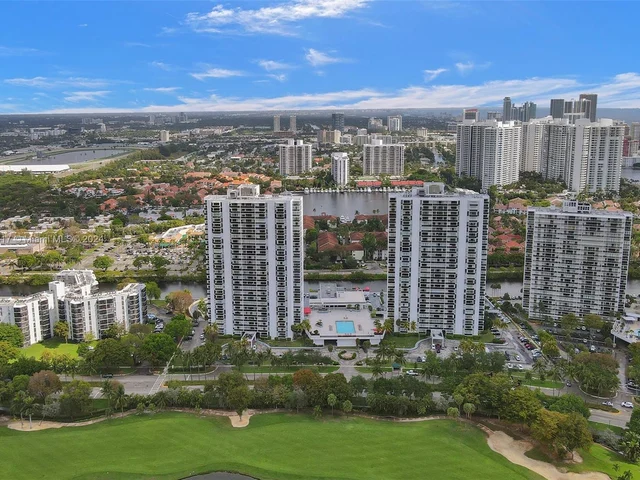 3625 N Country Club Dr # 1404, Aventura FL 33180