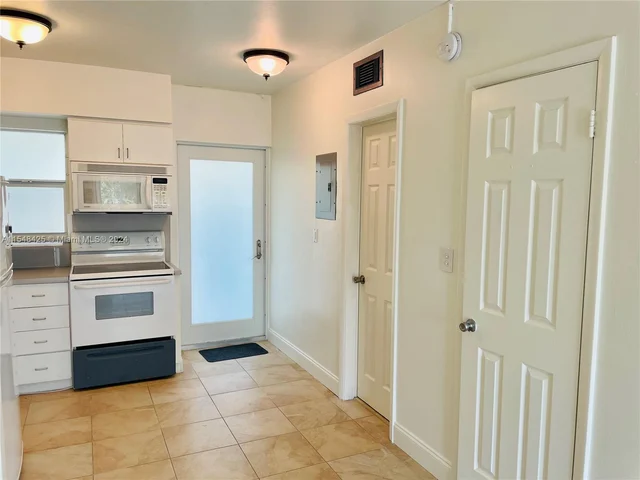 1420 Pennsylvania Ave # 309, Miami Beach FL 33139