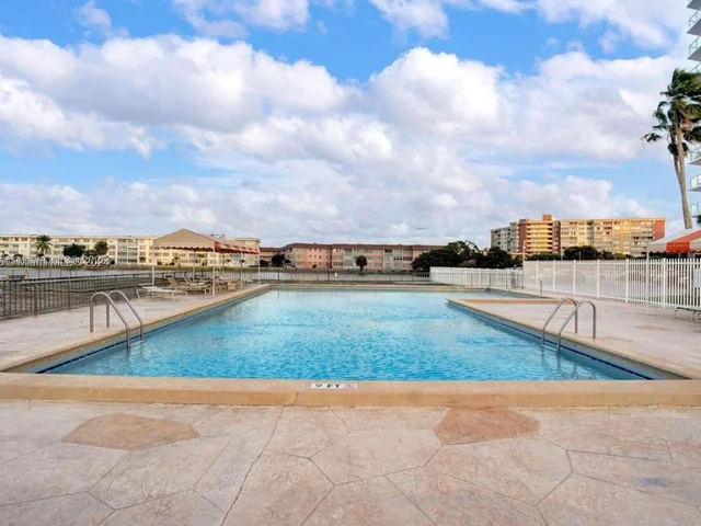 1301 NE Miami Gardens Dr # 202W, Miami FL 33179