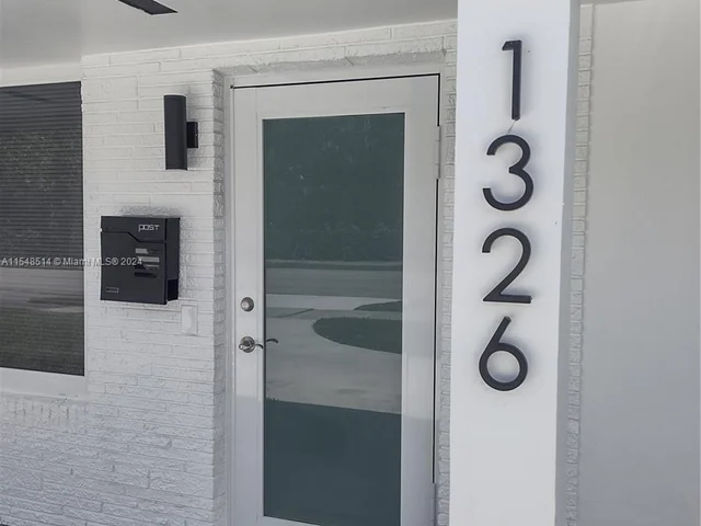 1326 Arthur St, Hollywood FL 33019