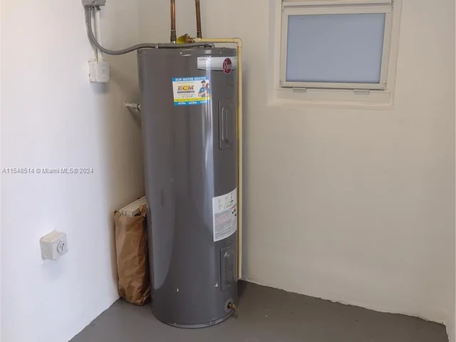 1326 Arthur St, Hollywood FL 33019