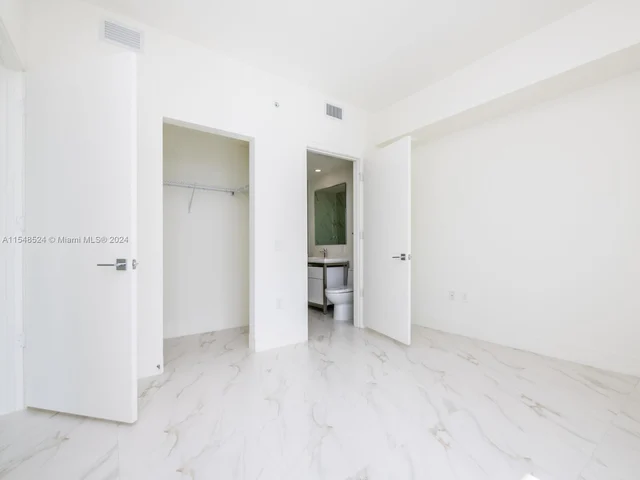 2000 Metropica Way # 2007, Sunrise FL 33323