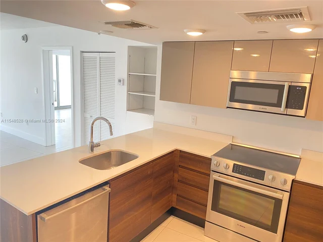 9261 E Bay Harbor Dr # 503, Bay Harbor Islands FL 33154