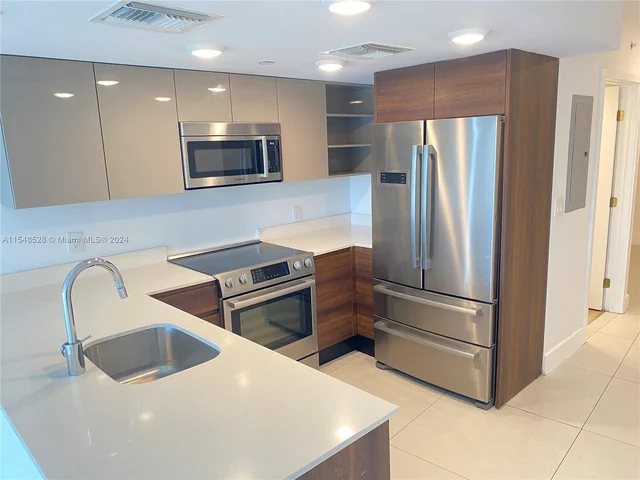 9261 E Bay Harbor Dr # 503, Bay Harbor Islands FL 33154