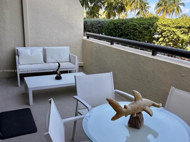 2555 Collins Ave # 307, Miami Beach FL 33140