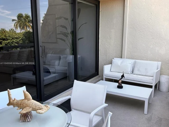 2555 Collins Ave # 307, Miami Beach FL 33140