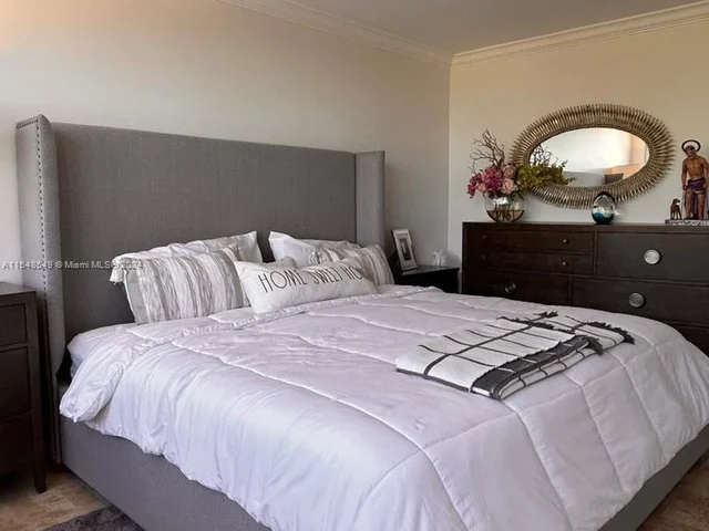 2555 Collins Ave # 307, Miami Beach FL 33140