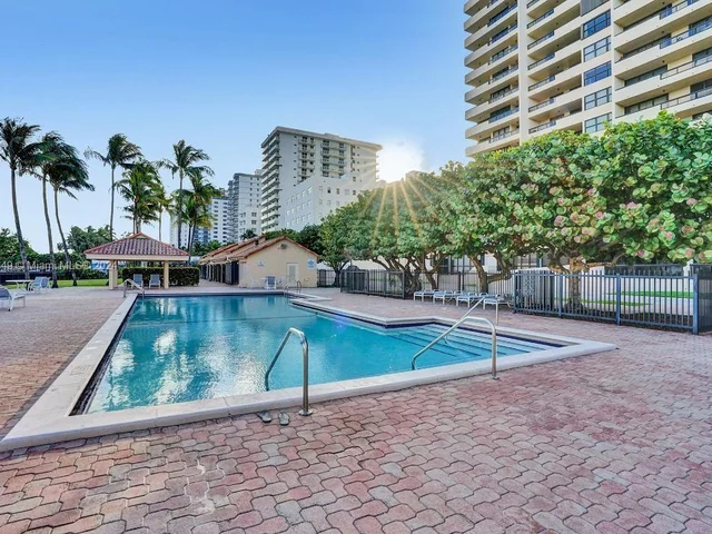 2555 Collins Ave # 307, Miami Beach FL 33140