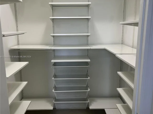 19900 E Country Club Dr # 714, Aventura FL 33180