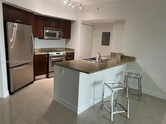 19900 E Country Club Dr # 714, Aventura FL 33180