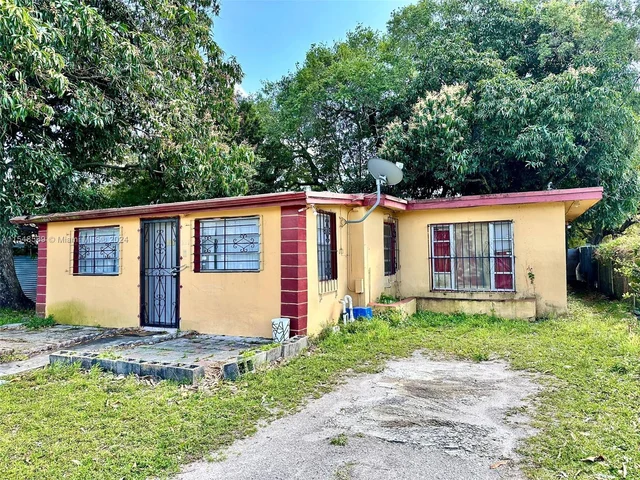 2210 NW 154th St, Miami Gardens FL 33054