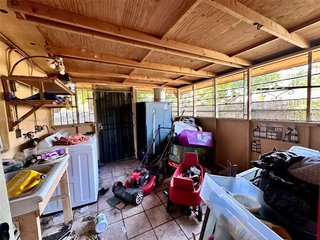 2210 NW 154th St, Miami Gardens FL 33054