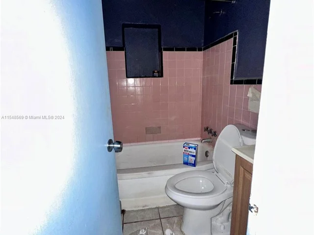 2210 NW 154th St, Miami Gardens FL 33054