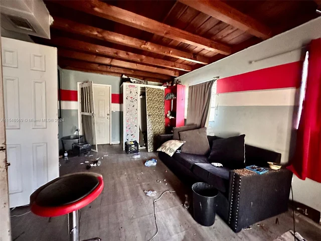 2210 NW 154th St, Miami Gardens FL 33054