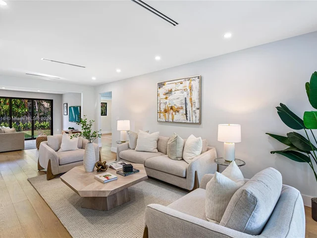 1519 Robbia Ave, Coral Gables FL 33146