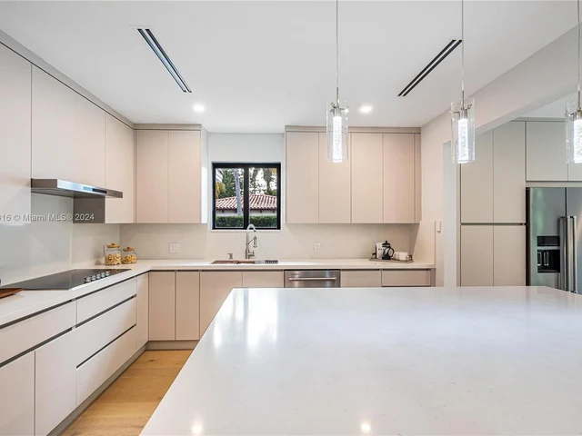 1519 Robbia Ave, Coral Gables FL 33146